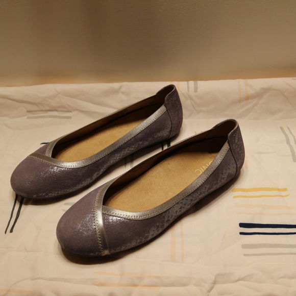 Violet Vionic Caroll ballet flats NIB - Size 9 - Picture 3 of 10